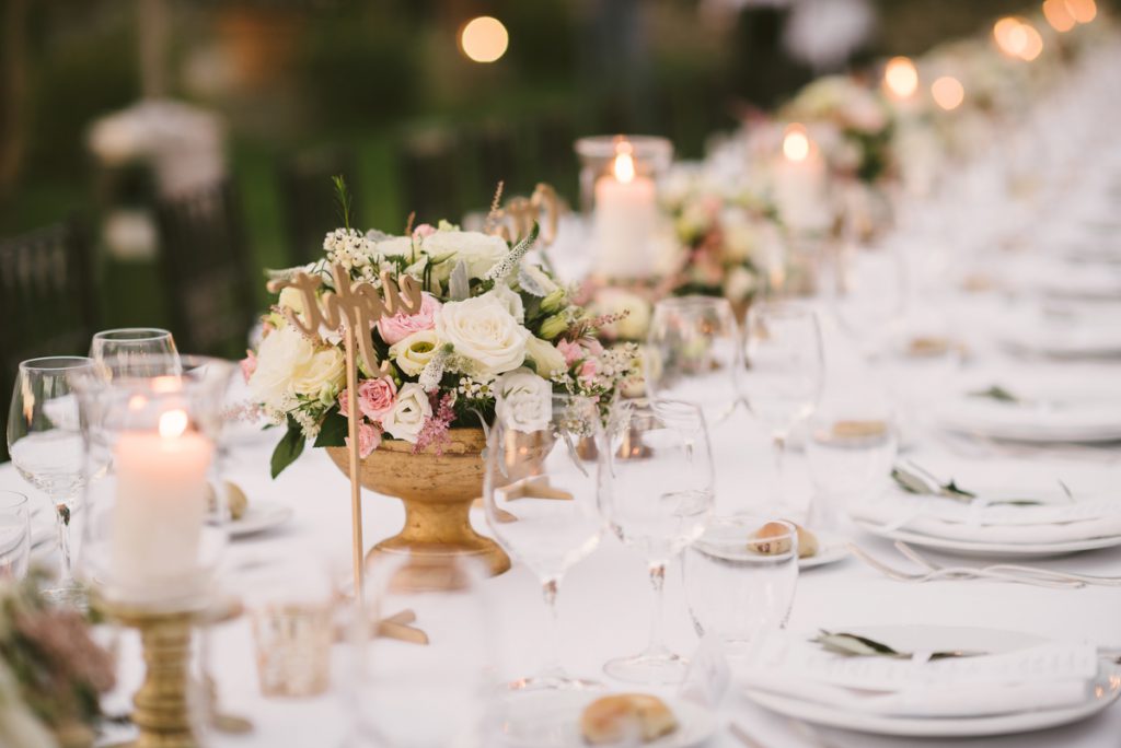 blush table decor in Florence. getting married in a villa in florence.